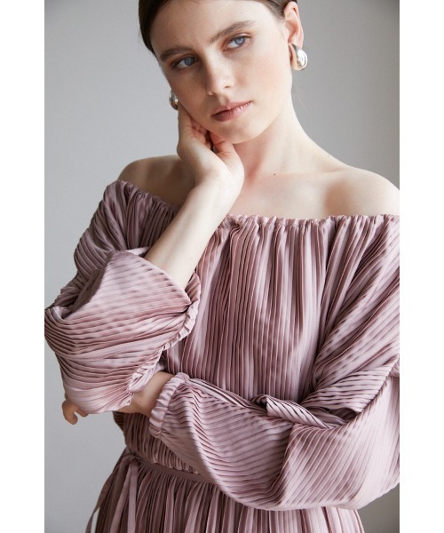 Estella.K ワンピース Isabel Pleated Dress プリーツオフショルロング