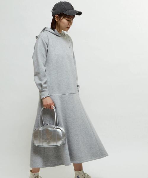 CONVERSE TOKYO ワンピース MERMAID FLARE HOODIE DRESS