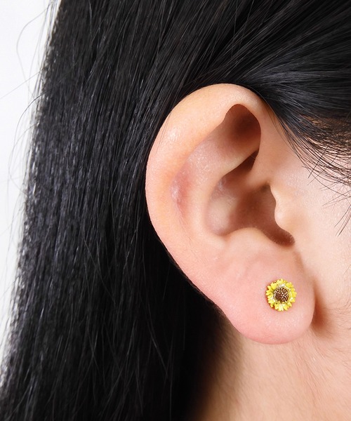 Zoule（ゾーラ） ピアス ゾーラ：FLOWER LETTER SERIES flower