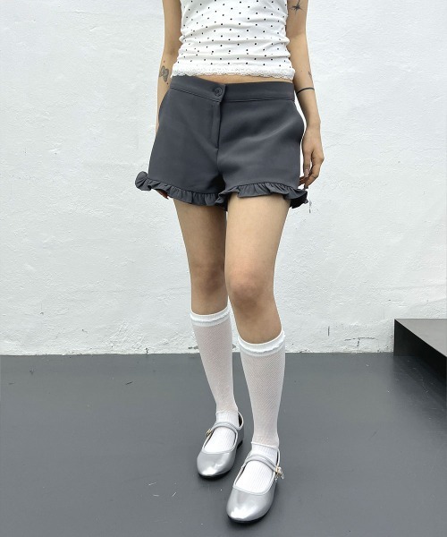 トゥララ(TRALALA) 新品未使用 フリル付き黒ショートパンツ トゥララ(TRALALA) 新品未使用 フリル付き黒ショートパンツ 2025