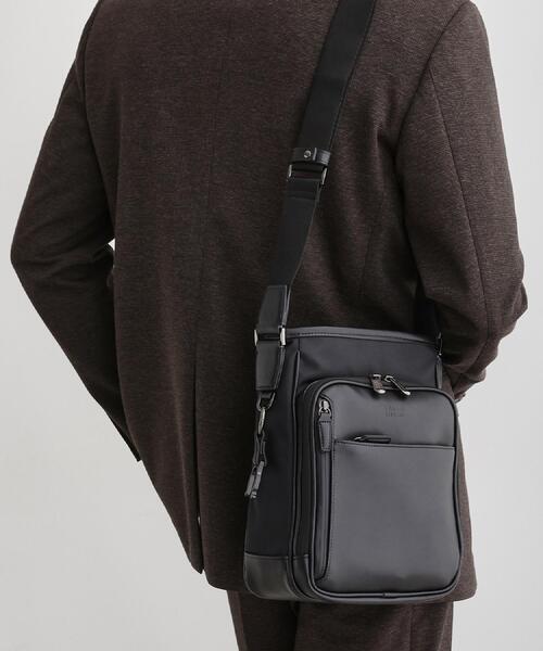 TAKEO KIKUCHI（タケオキクチ） ショルダーバッグ 「撥水機能