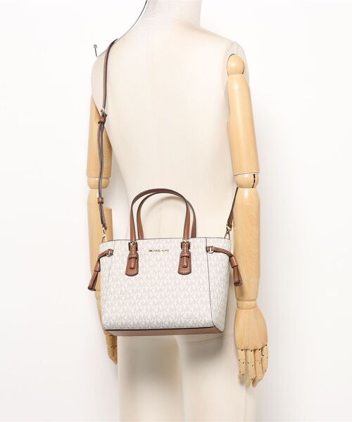 新品未使用　MICHAEL KORS ベージュ ハンドバッグ MICHAEL KORS（マイケルコース） トートバッグ 小さめ VOYAGER XS CONV