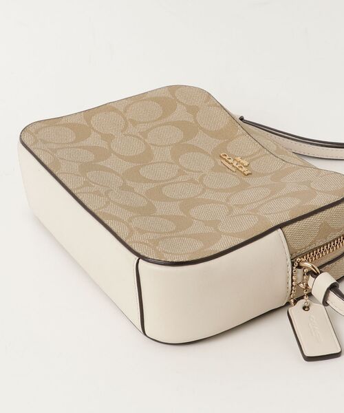 COACH ベージュ ショルダーバッグ COACH（コーチ） ショルダーバッグ - ベージュ レディース : ZOZOTOWN