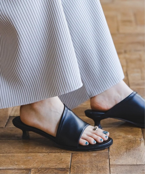 LE VERNIS/ルベル二 Toe ring sandals Le Vernis（ル・ベルニ） サンダル 「追加」LE VERNIS/ルベル二 Toe