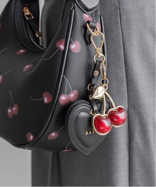 ショルダーバッグ バッグ 「Cherry＆Strawberry」2WAY ハーフムーンショルダーバッグ レディースの画像