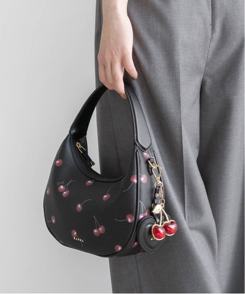 ショルダーバッグ バッグ 「Cherry＆Strawberry」2WAY ハーフムーンショルダーバッグ レディースの画像