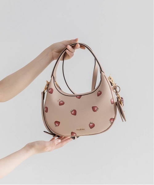 ショルダーバッグ バッグ 「Cherry＆Strawberry」2WAY ハーフムーンショルダーバッグ レディースの画像