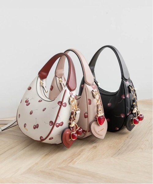 ショルダーバッグ バッグ 「Cherry＆Strawberry」2WAY ハーフムーンショルダーバッグ レディースの画像