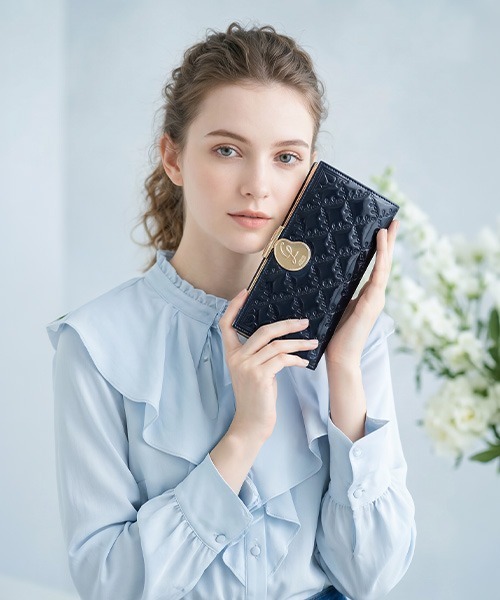 Clelia（クレリア） 長財布 財布 がま口×フラップエナメル長財布