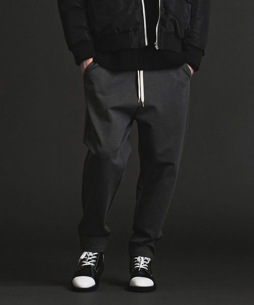 ノーアイディー　NO ID ブラック サルエルパンツ 新品タグ付き NO ID.（ノーアイディー） ジーンズ 「NO ID.」Easy Sarouel Tapered