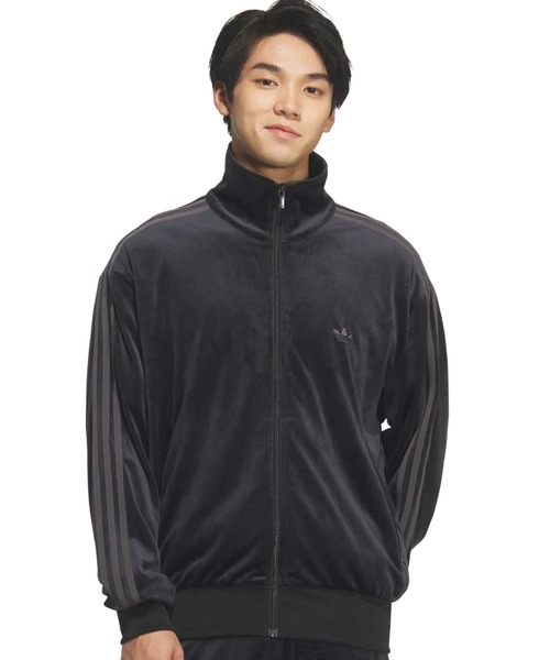 adidas ファイヤーバード ベロアジャケット トラックスーツにベロアの選択肢を。アディダス オリジナルスの名品