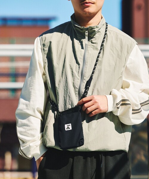 「POLeR」 ショルダーバッグ ONE SIZE ベージュ メンズ_画像2