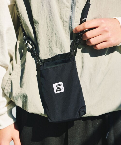 「POLeR」 ショルダーバッグ ONE SIZE ベージュ メンズ_画像3