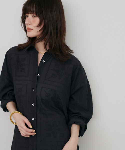 ブラウス シャツ 「LARUTA」パネル刺繍シャツ レディースの画像