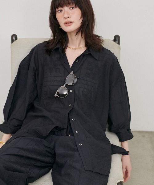 ブラウス シャツ 「LARUTA」パネル刺繍シャツ レディースの画像