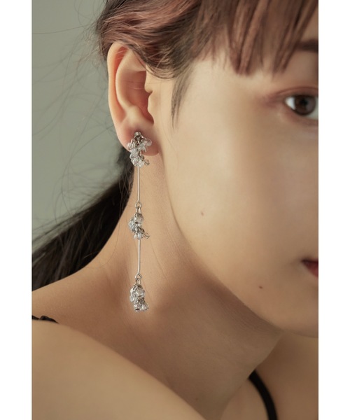 niana（ニアナ） イヤリング ジルコニアクリアビーズロングイヤリング