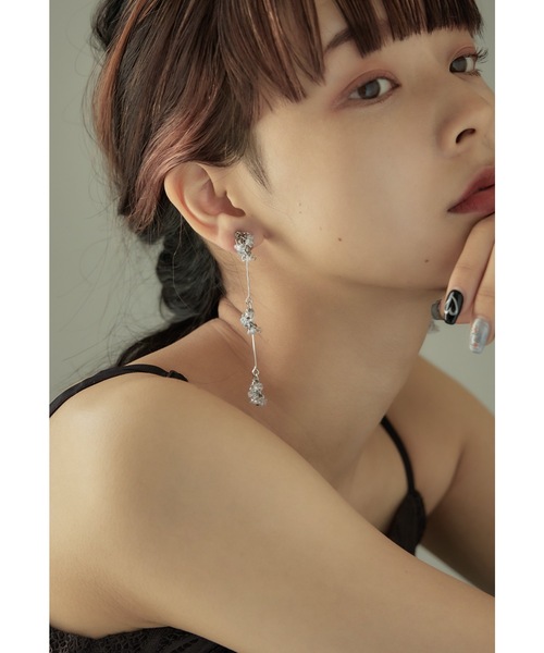 niana（ニアナ） イヤリング ジルコニアクリアビーズロングイヤリング
