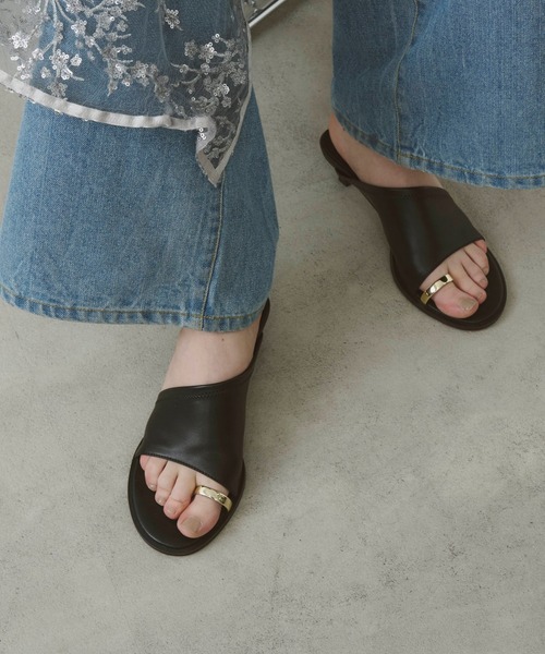 Le Vernis サンダル LE VERNIS(ル・ベルニ)Toe ring sandals