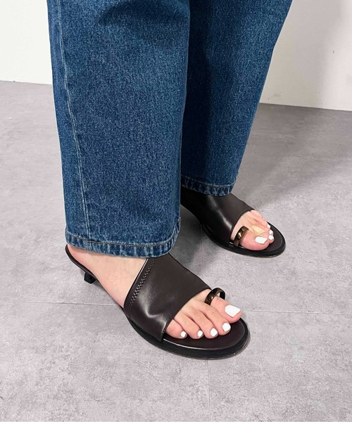 Le Vernis サンダル LE VERNIS(ル・ベルニ)Toe ring sandals