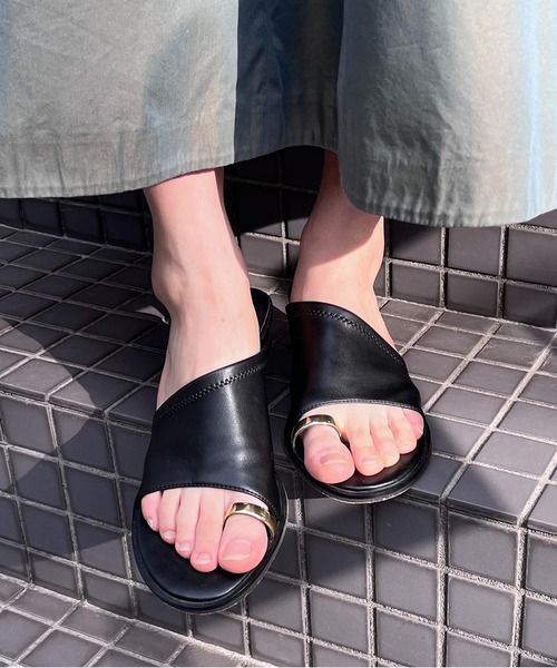 Le Vernis（ル・ベルニ） サンダル LE VERNIS(ル・ベルニ)Toe ring