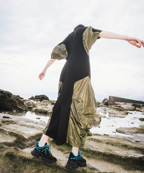 OMMO COCOON SILHOUETTE AIO サロペット Free People Movement - Hot Shot Long Sleeve Onesie in Black – Blue