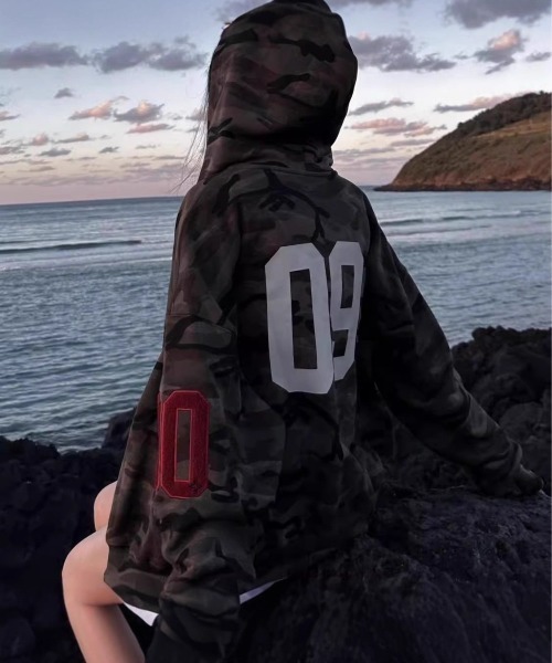 DEVICE（デバイス） パーカー ナンバリング バック ロゴ カモフラ柄