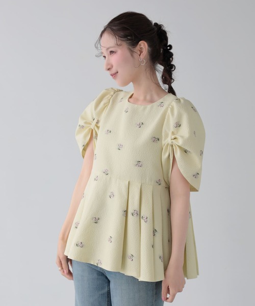 Fit more（フィットモア） チェリー柄タックペプラムトップス