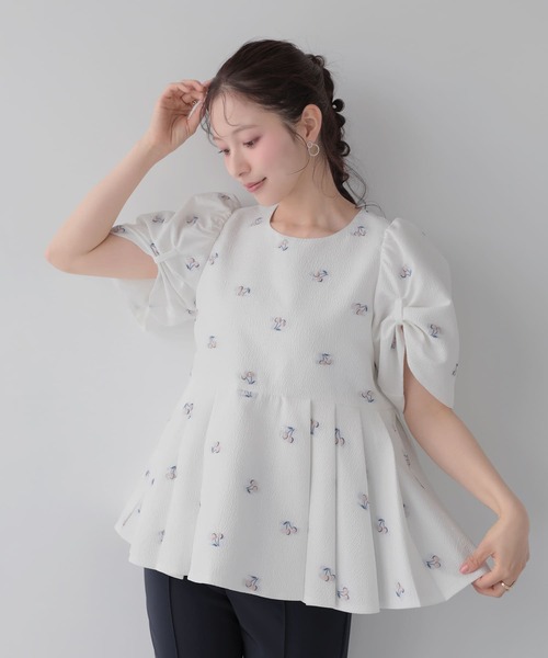 Fit more（フィットモア） チェリー柄タックペプラムトップス