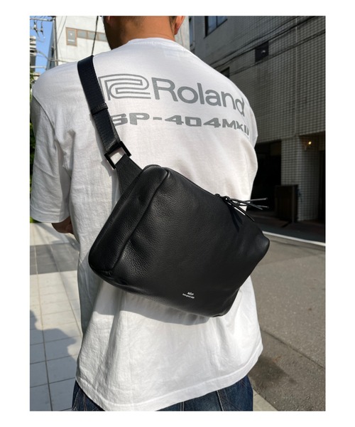 waku（ワク） ウエストポーチ 「KURO Series」 スクエアボディBAG
