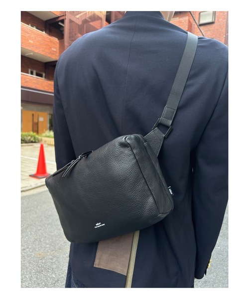 waku（ワク） ウエストポーチ 「KURO Series」 スクエアボディBAG