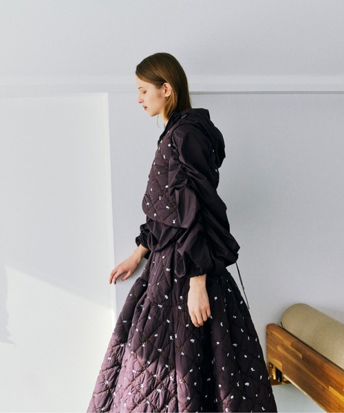 emmi スカート フラワーエンブロイダリーキルティングスカート