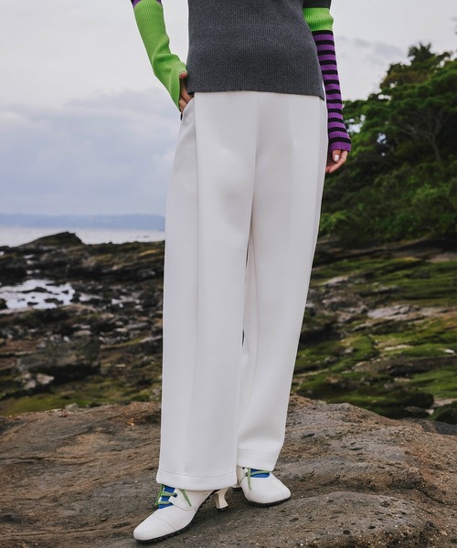 OMMO ホワイトパンツ 38｜人気シルエット・美品 OMMO（オーエムエムオー） パンツ FRONT TUCK SEMI TAPERED PT