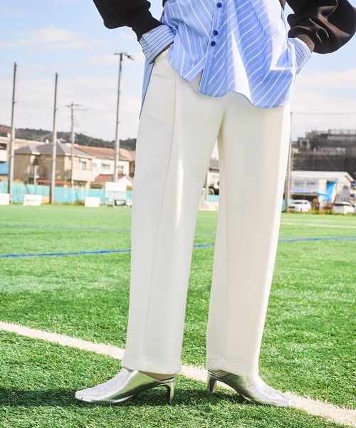 OMMO（オーエムエムオー） パンツ FRONT TUCK SEMI TAPERED PT