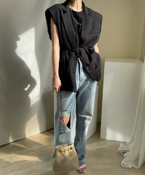 UNITED TOKYO ブラック ノースリーブ ベスト　ジレ UNITED TOKYO ブラック ノースリーブ ベスト ジレ UNITED TOKYO