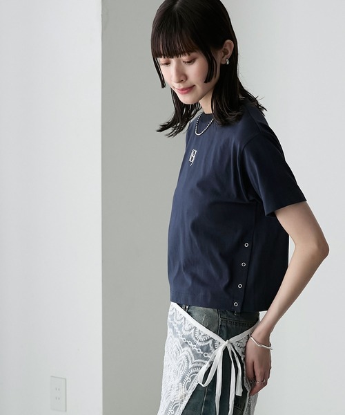 forksy. tシャツ 「forksy.」ワンポイントロゴ刺繍サイド