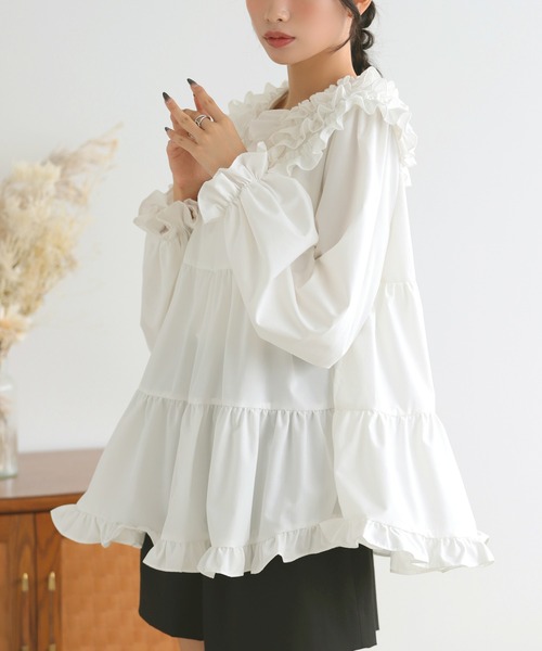 ✨約2.4万円✨ビアズリー　裾フリルブラウス　ティアード　ホワイト　F ゆったり MERAKI ブラウス シャツ フリルカラーティアードブラウス レディース