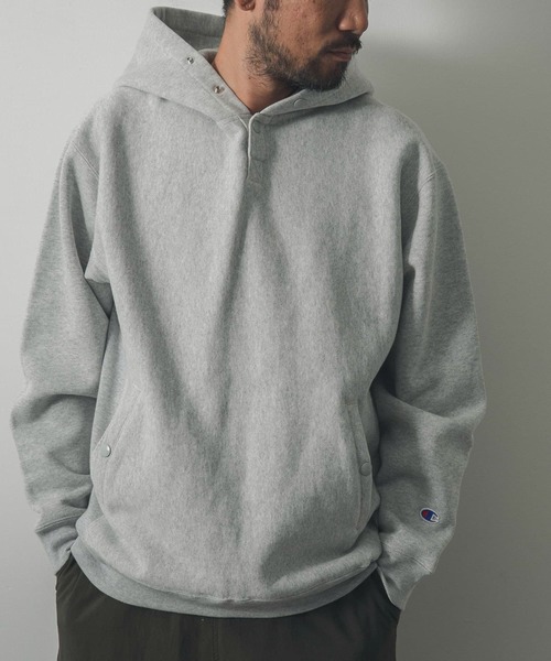 「Champion」 プルオーバーパーカー LARGE ベージュ メンズの画像