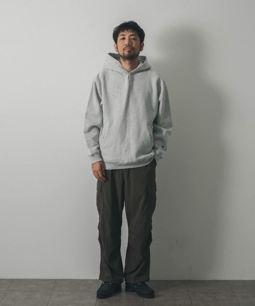 「Champion」 プルオーバーパーカー LARGE ベージュ メンズの画像