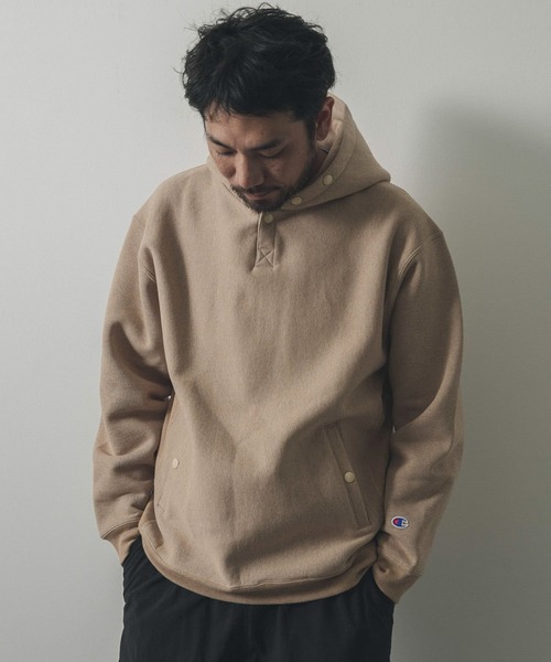「Champion」 プルオーバーパーカー LARGE ベージュ メンズの画像