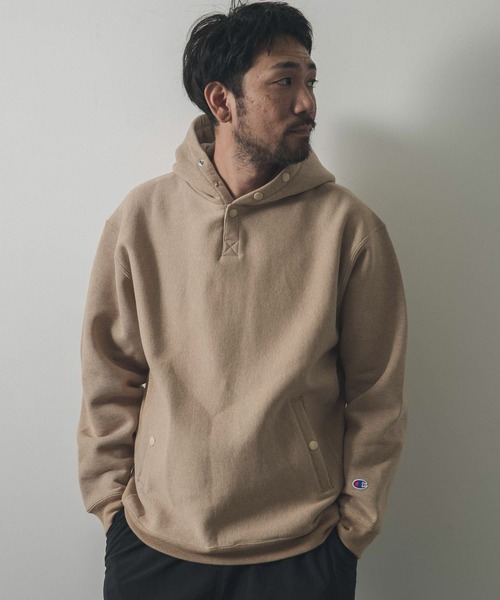 「Champion」 プルオーバーパーカー LARGE ベージュ メンズの画像