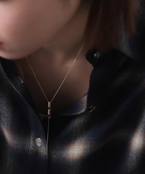 Lilas ネックレス ダイヤバチカンモチーフYネックレス K10 レディース 