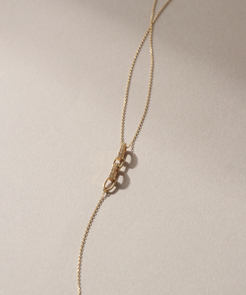 Lilas ネックレス Y字 ゴールドカラー Lilas ネックレス ダイヤバチカンモチーフYネックレス K10 レディース