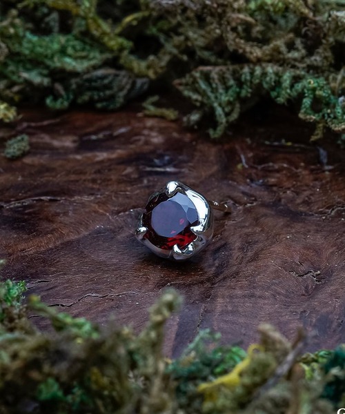 bloody maryブラッディマリー ウォーター ローズ ピアス ブラッディマリー ウォーター ローズ ピアス 水咲花