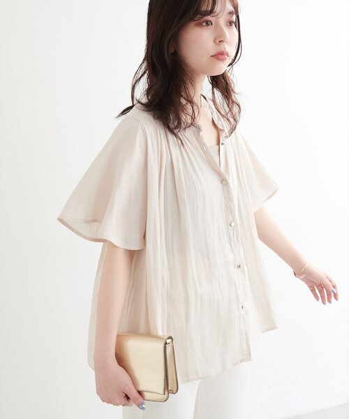 ナチュラルクチュール　とろみサテンフレア袖ギャザーブラウス　ピンクベージュ natural couture｜とろみサテンノースリーブギャザーブラウス