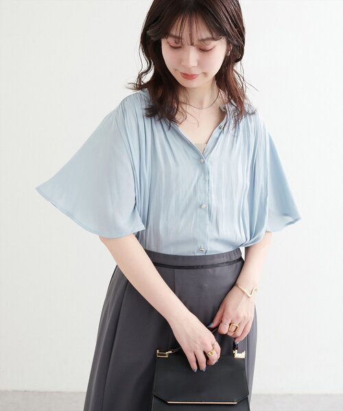 natural couture ブラウス シャツ とろみサテンフレア袖ギャザー