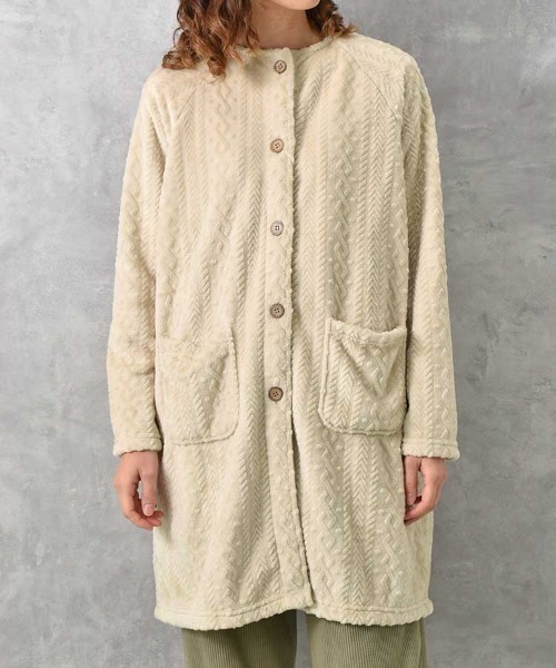 Bleu Bleuet（ブルーブルーエ） ガウン 型押しマイクロノーカラー