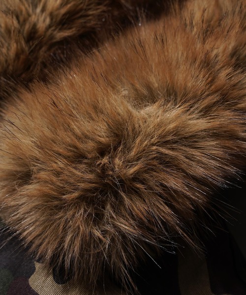 ジャケット・アウター camouflage fluffy top ブルゾン アウター フードファー クロップド 迷彩 ジャケット / Hooded