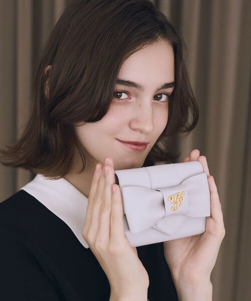 定価11000円✨メゾンドフルール　三つ折り　バックルビジュー　リボン　ミニ財布 Maison de FLEUR（メゾンドフルール） ミニ 財布 ベルトリボンミニ