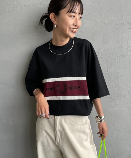 FRED PERRY（フレッドペリー） tシャツ ブランドロゴ刺繍 パネルT