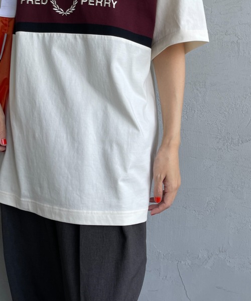 FRED PERRY（フレッドペリー） tシャツ ブランドロゴ刺繍 パネルT